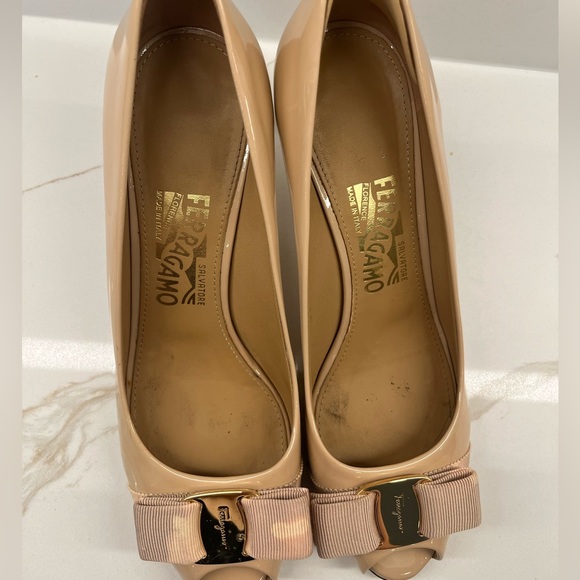 Ferragamo heels - Picture 7 of 8